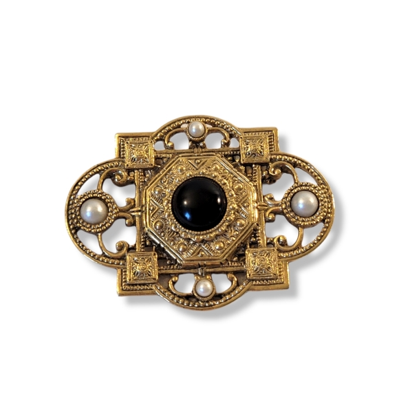 Jewelry - Vintage Brooch Pearls and Onyx